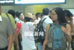 何炅机场爆料视频大全最新,明星幕后趣事大揭秘